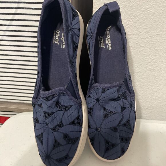 Koolaburra by UGG  Ortholite Insole Comfort Flats Navy Blue size 8 - Picture 1 of 10